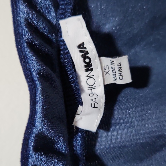 XS Dark Blue Velvety Dress - Picture 4 of 6